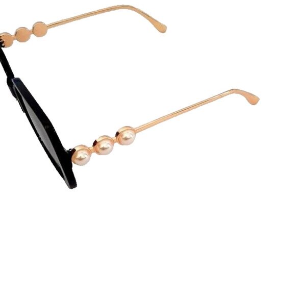 SHEIN SUNGLASSES WITH CASE - Picture 4 of 6